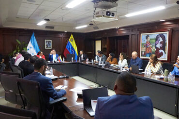 Honduras y Venezuela avanzan en diálogos para la construcción de ocho mil viviendas solidarias